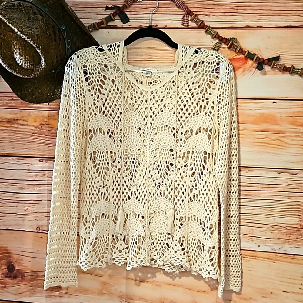 "VERSONA" Gently Preloved Cream Crocheted Long Sleeve Hoodie SZ MEDIUM